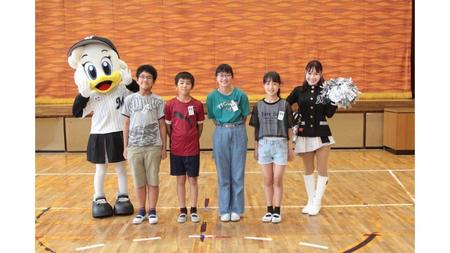 　流山市立東小学校で行われた「ちばキッズスマイル・プロジェクト（球団提供）
