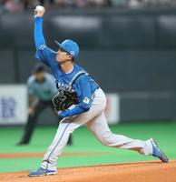 　力投する上沢（撮影・中島達哉）