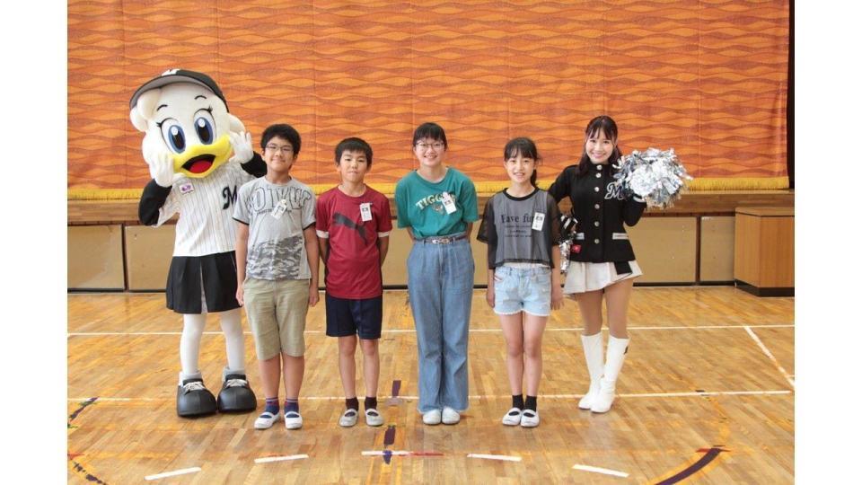 　流山市立東小学校で行われた「ちばキッズスマイル・プロジェクト（球団提供）