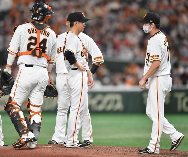 あ～巨人、満塁弾地獄　“魔の四回”鍬原が堂林に被弾　７２年ぶりの同一カード３戦連続満弾許す