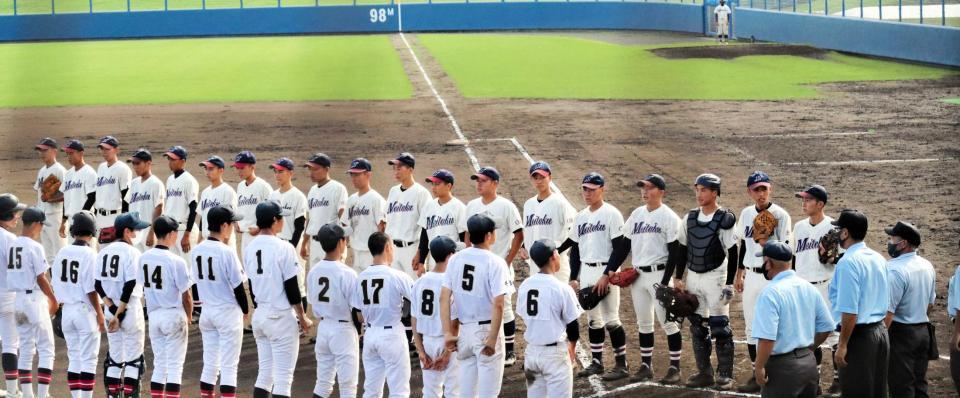 　七回コールド勝利を収めた千葉明徳