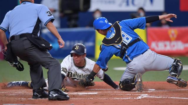 オリックス 日本ハムで両軍のリクエストが連発 一塁の須山塁審の判定を巡って 野球 デイリースポーツ Online オリックス 日本ハムで両軍のリクエストが連発 一塁の須山塁審の判定を巡って 野球 デイリースポーツ Online