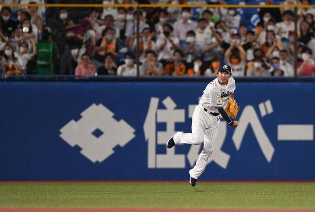 ヤクルト 内川が途中交代 同点演出 勝ち越し阻止の好返球も六回に退く 野球 デイリースポーツ Online