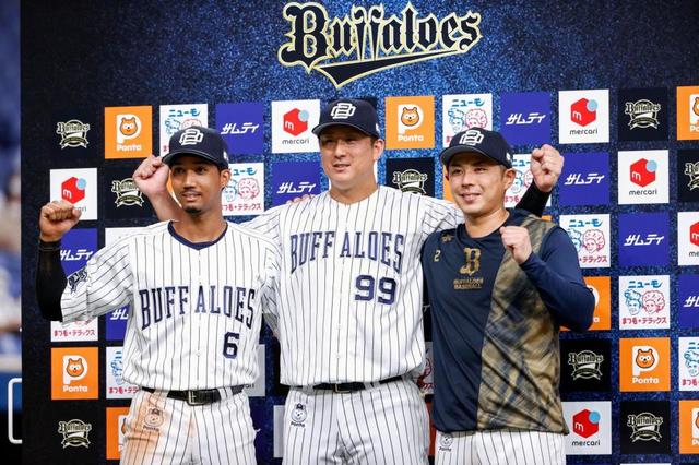 オリックス・若月健矢 お立ち台で第1子となる長女誕生を発表 妻