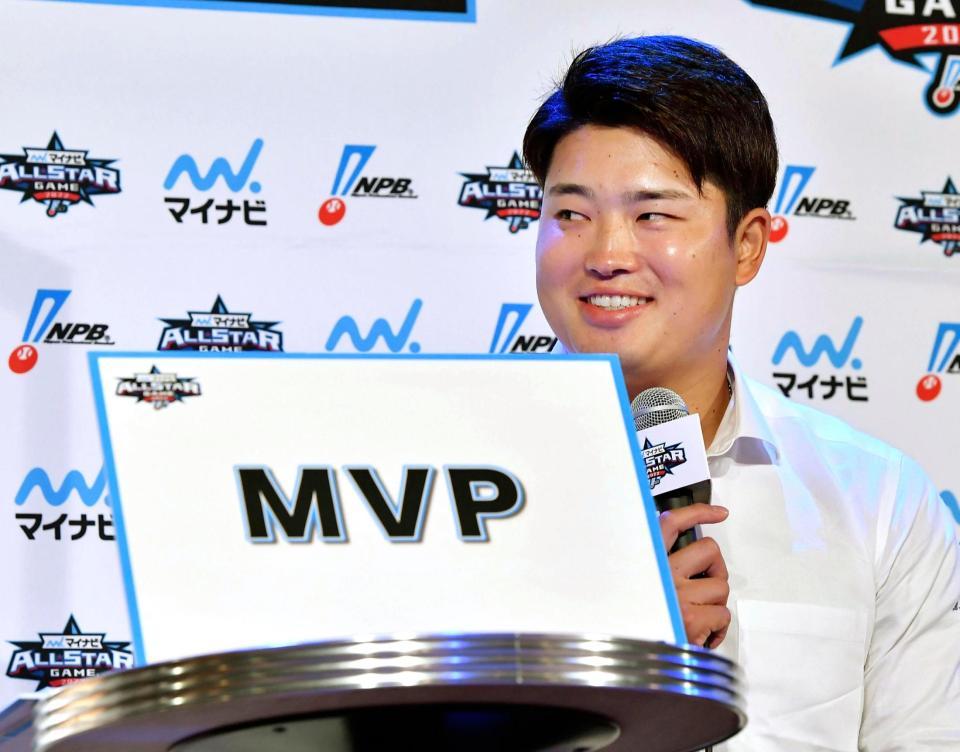 　オールスター戦を前にしたイベントで意気込みを語る村上（代表撮影）