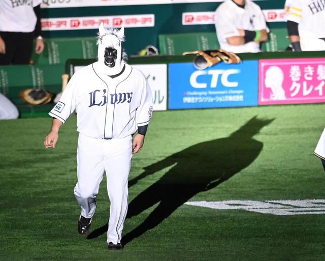 山川穂高 小道具も自分で調達しました フィールド内外で躍動 パフォーマンスも考案 野球 デイリースポーツ Online