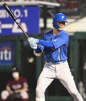 　４回、空振り三振に倒れる清宮（撮影・高石航平）