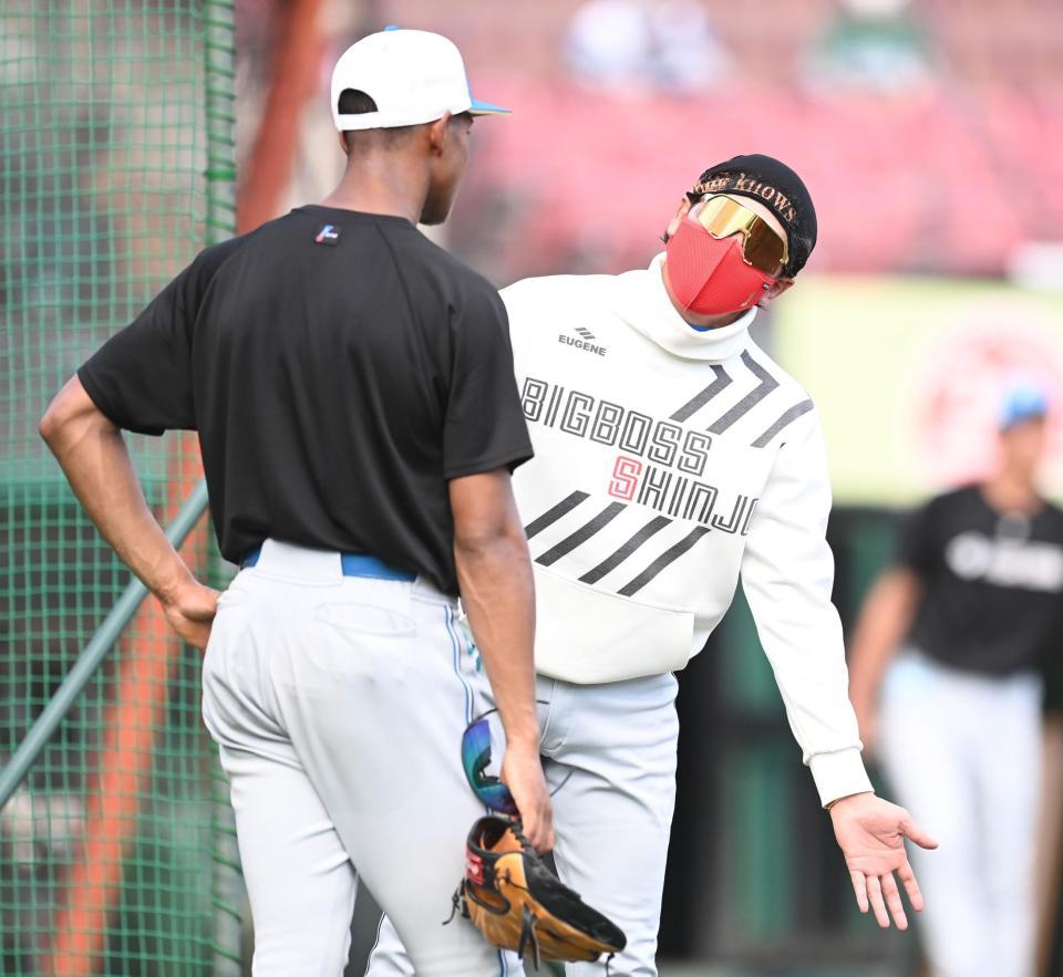 日本ハム 新庄監督 懲罰交代させた万波に熱心助言 ボス流の アメとムチ で成長促す 野球 デイリースポーツ Online