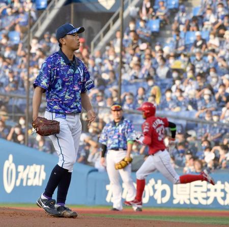　１回、菊池涼に左越えソロを浴びた今永（撮影・佐々木彰尚）