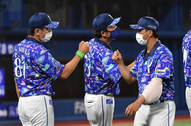 DeNA 襟付きユニで快勝 3位に浮上 難敵・森下をKO