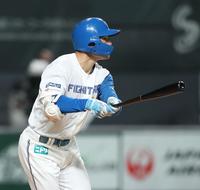 ３回、先制２ランを放つ清宮（撮影・中島達哉）