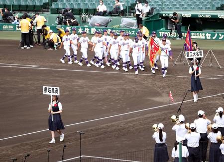 　体調不良者が出たため、選手が開会式リハーサルを欠席した県岐阜商