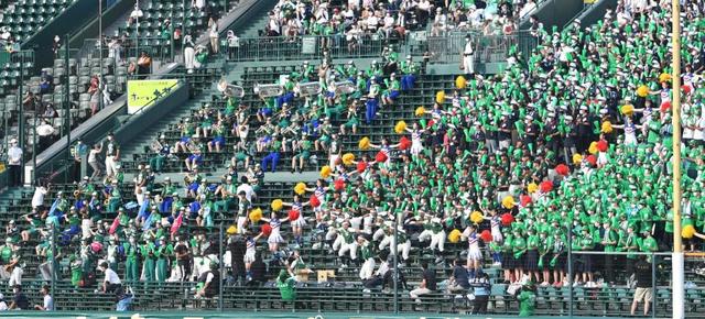 グラウンドの選手へ 天国の先輩へ届け 市船橋 神応援曲 市船ソウル が甲子園デビュー 野球 デイリースポーツ Online