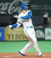 　１回、空振りする清宮（撮影・中島達哉）