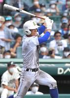 　９回、勝ち越しとなる適時打を放つ明豊・牧野（撮影・北村雅宏）