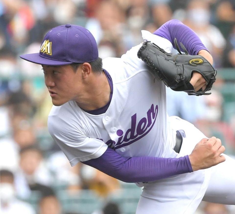 　７回途中から登板した愛工大名電・岩瀬（撮影・北村雅宏）