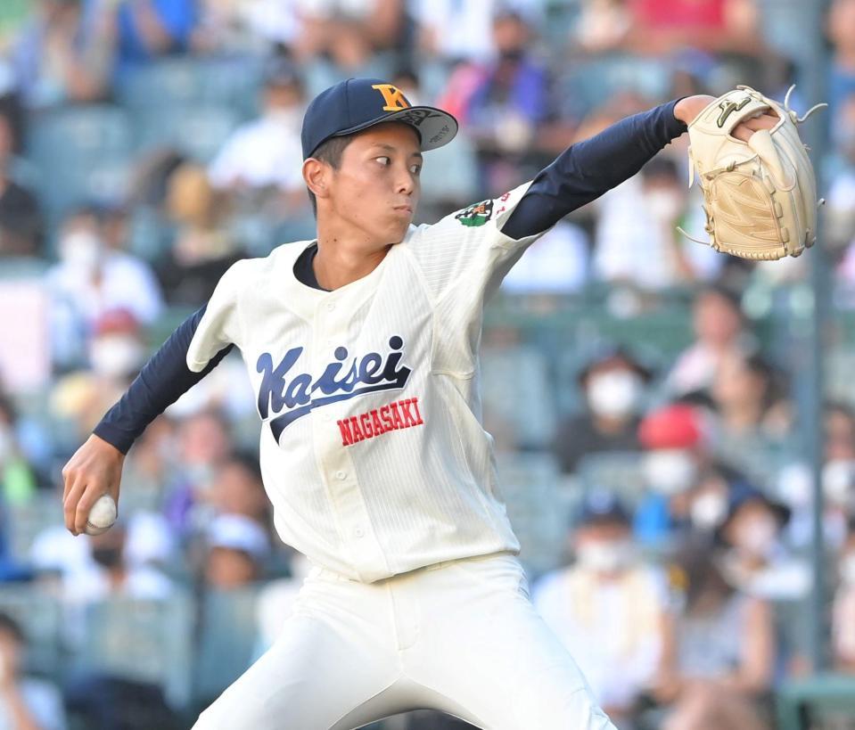 　力投する海星・向井恵理登（撮影・高部洋祐）