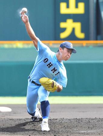 　力投する近江・山田（撮影・北村雅宏）