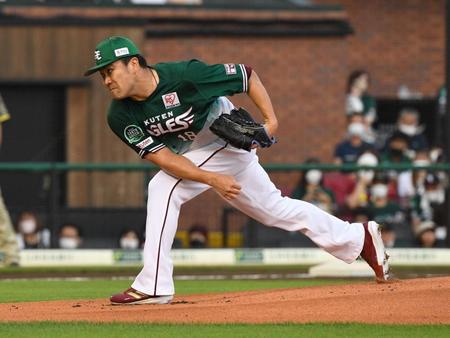 　力投する先発の田中将