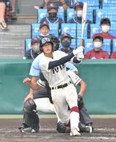 　２回、中犠飛を放つ大阪桐蔭・松尾（撮影・吉澤敬太）