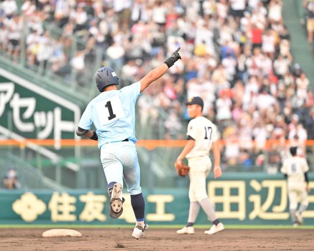 近江・山田　３３年ぶりエースで４番満弾　投げては“怪物超え”で３季連続８強貢献