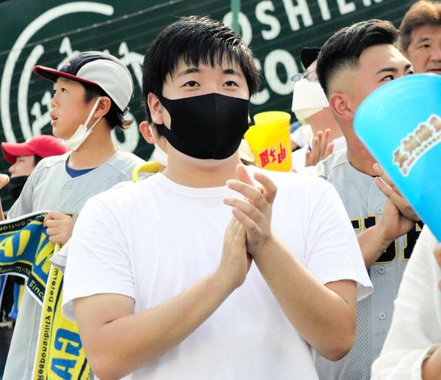 元オリックス・佐藤世那さん　後輩を称える　仙台育英ＯＢ、１５年夏の準優勝に貢献