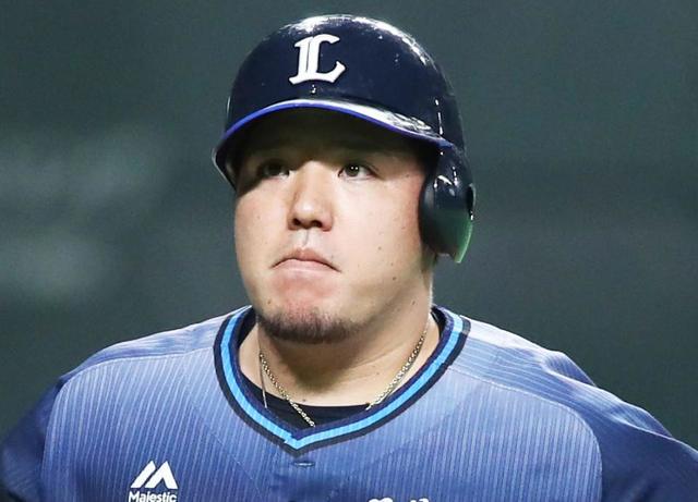 西武・山川の大飛球が行方不明の珍事　天井の隙間に挟まったか　打球が落下せず、観客拍手