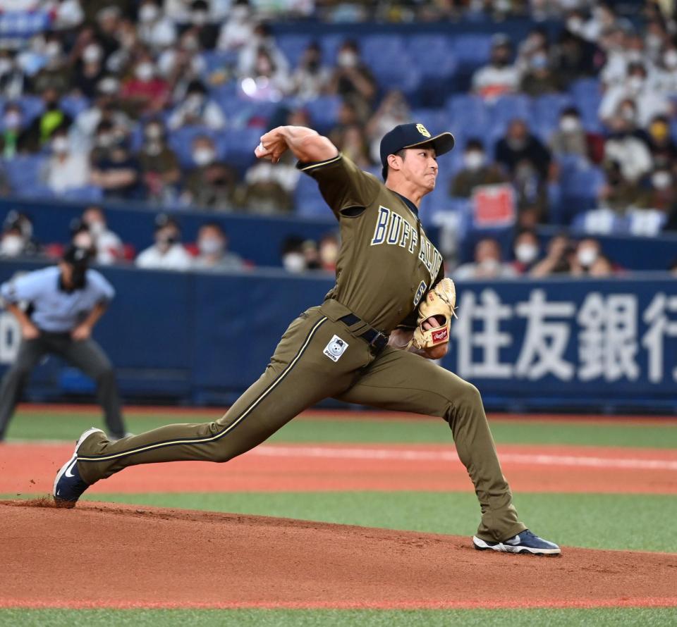 　予告先発だった椋木のアクシデントで緊急登板、力投する山崎颯