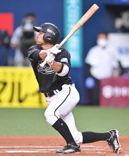 ロッテ・荻野が攻守で躍動　決勝三塁打＆フェンス際の打球を好捕