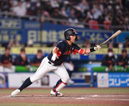 　５回、二ゴロ併殺に倒れた高松商・浅野翔吾（撮影・開出牧）