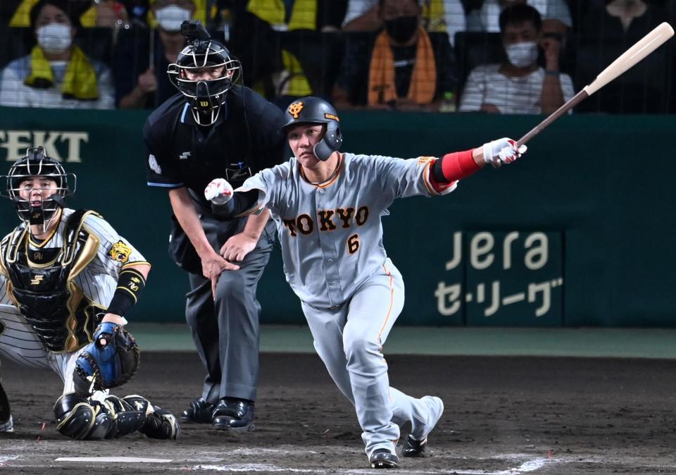 巨人・坂本 タイムリー2本で貢献 先制打にガッツポーズ「飛んでくれた