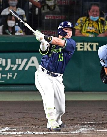 　７月３１日の対阪神戦、７回に村上はソロを放つ