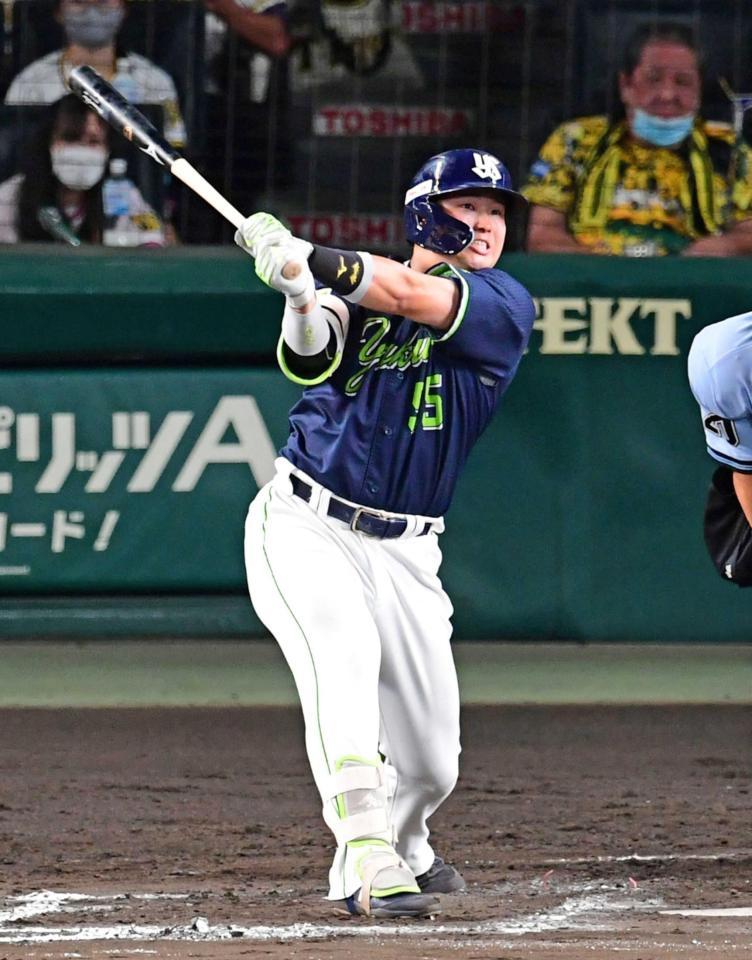　７月３１日の対阪神戦、７回に村上はソロを放つ