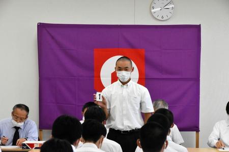 　抽選会に参加した高松商主将の横井亮太
