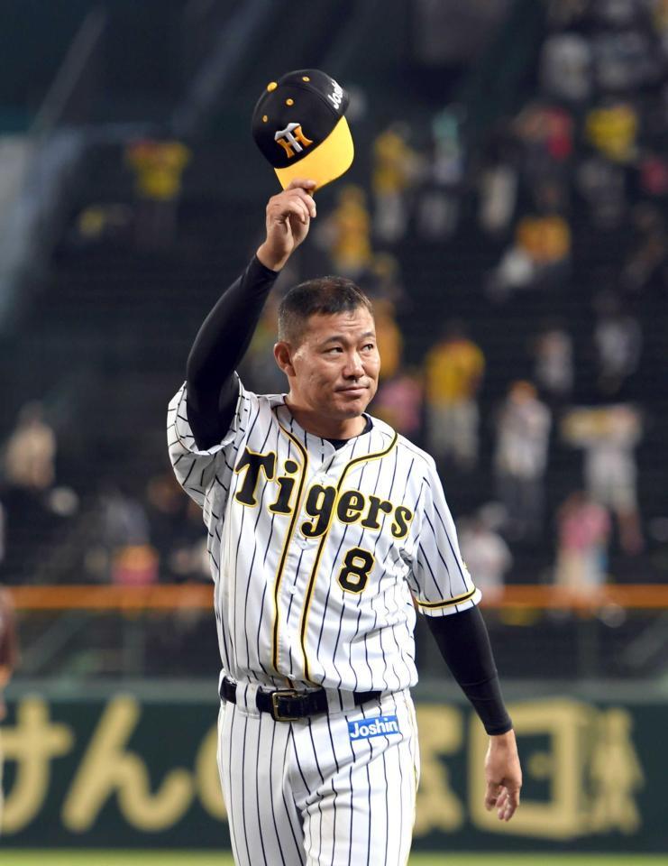 　福留は２０１３年から８年在籍した阪神でも中軸を担った