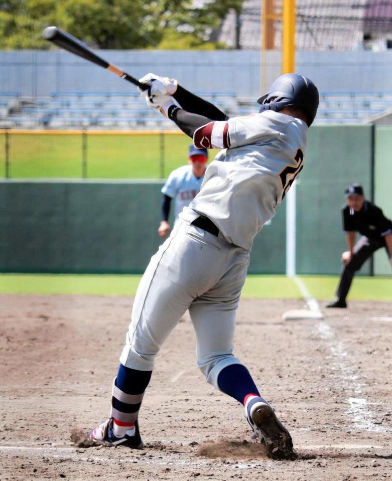 　８回、代打で登場した関学大・佐藤太