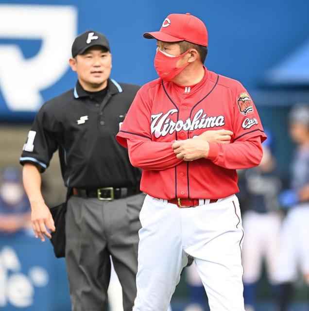 球場大混乱のセンター捕球巡る判定　ＤｅＮＡ・三浦監督抗議でリクエストを成功させ、その後、同点に