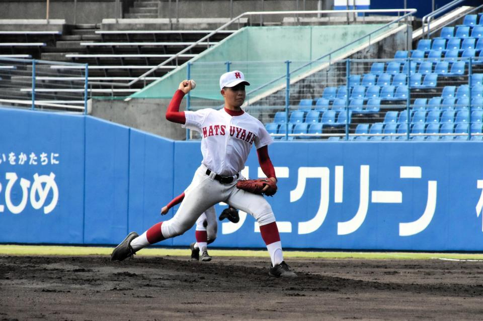 　完投した松山商先発の林颯太