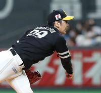 　力投する石川（撮影・中島達哉）