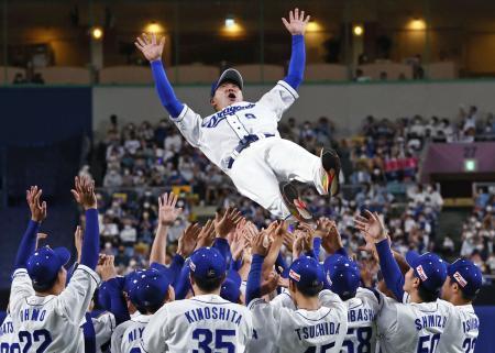 中日の福留「僕は幸せ者」日米２４年目、本拠地で別れ