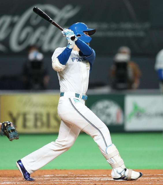 日本ハム・清宮がプロ初満塁弾！　ロッテ・佐藤奨の真ん中高めを右翼へ　歓喜のグランドスラム