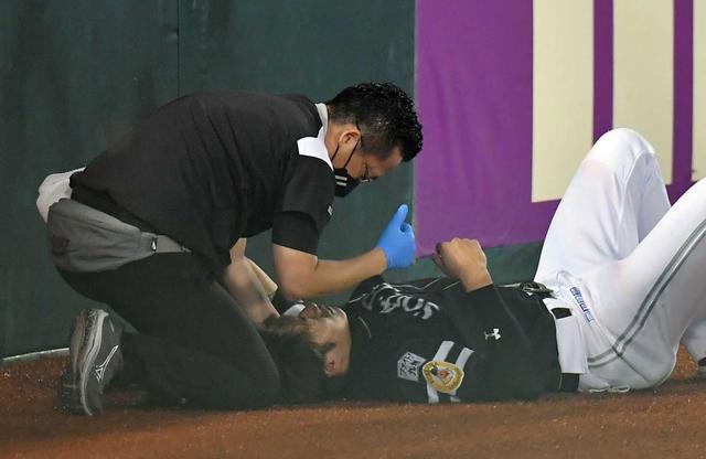ソフトバンク　Ｍ１も柳田痛っ途中交代　四回Ｖ打も直後守備で悪夢　むち打ち症状