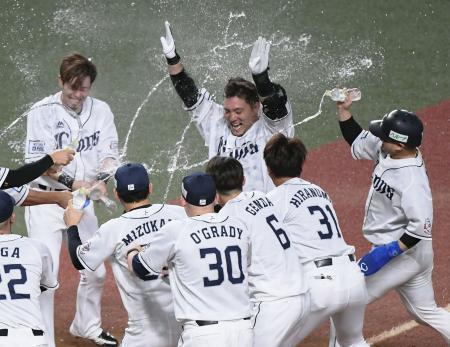 西３-１ソ（１日）西武がサヨナラ勝ち