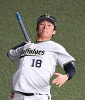 　練習で汗を流す山本（撮影・石井剣太郎）