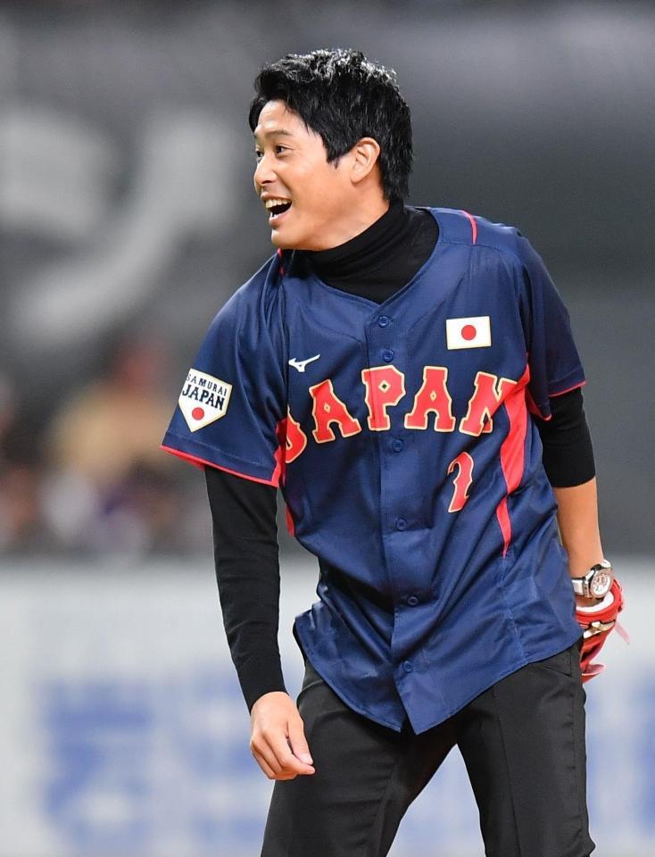 サッカー元日本代表 内田篤人氏が始球式 松坂氏の熱血助言で１０９キロ計測 場内驚き 野球 デイリースポーツ Online