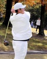 　納会ゴルフに参加した新キャプテンの岡本和※球団提供