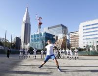 　キャッチボールするイチロー氏（代表撮影）