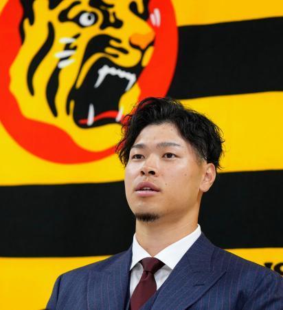 阪神の佐藤輝「納得」8500万