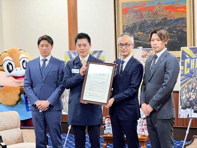 オリックス・阿部 大勢と「切磋琢磨」 新人王から刺激!来季は信頼される投手に