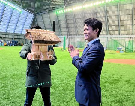 　伊勢神宮の神棚を持参し入寮した林